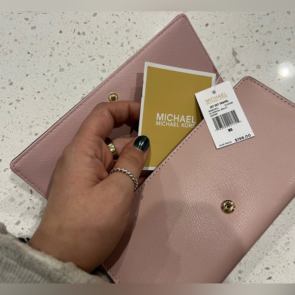 Pink Michael Kors Wallet NWT - Picture 4 of 6
